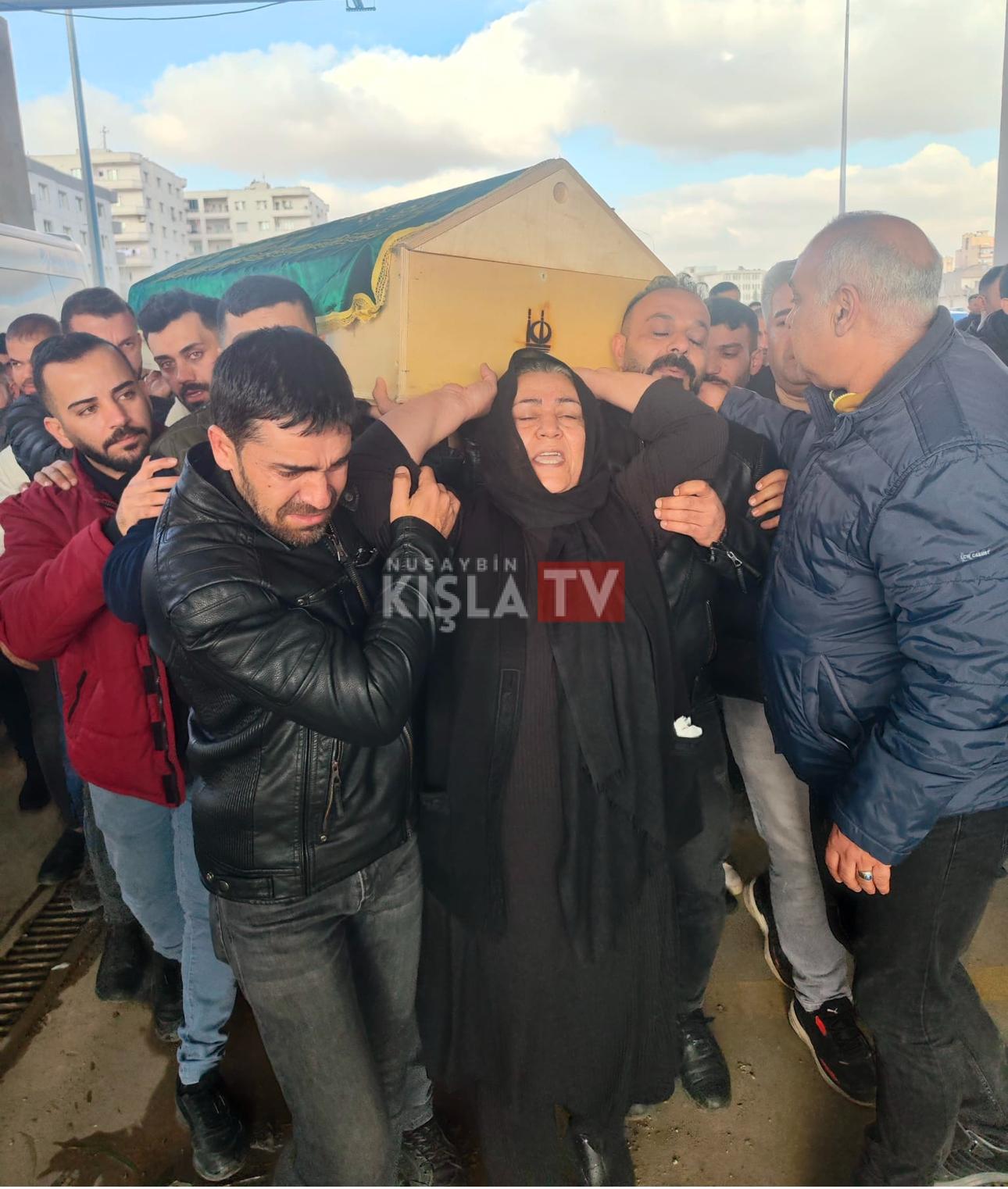 Nusaybin’de Halı Saha Maçında Kalp Krizi Geçiren Genç Hayatını Kaybetti