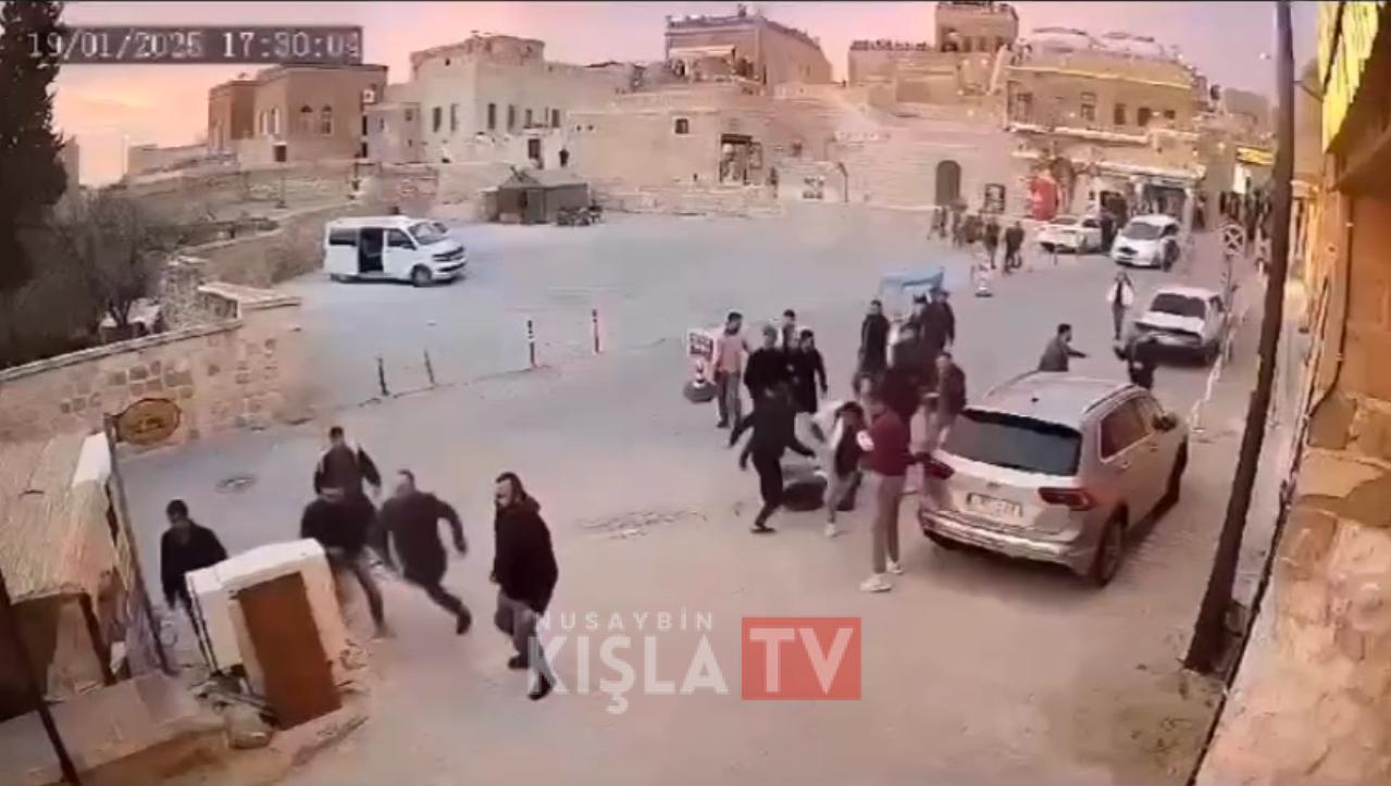 Midyat’ta Komşu Esnaflar Arasında Bıçaklı Kavga: 2 Yaralı