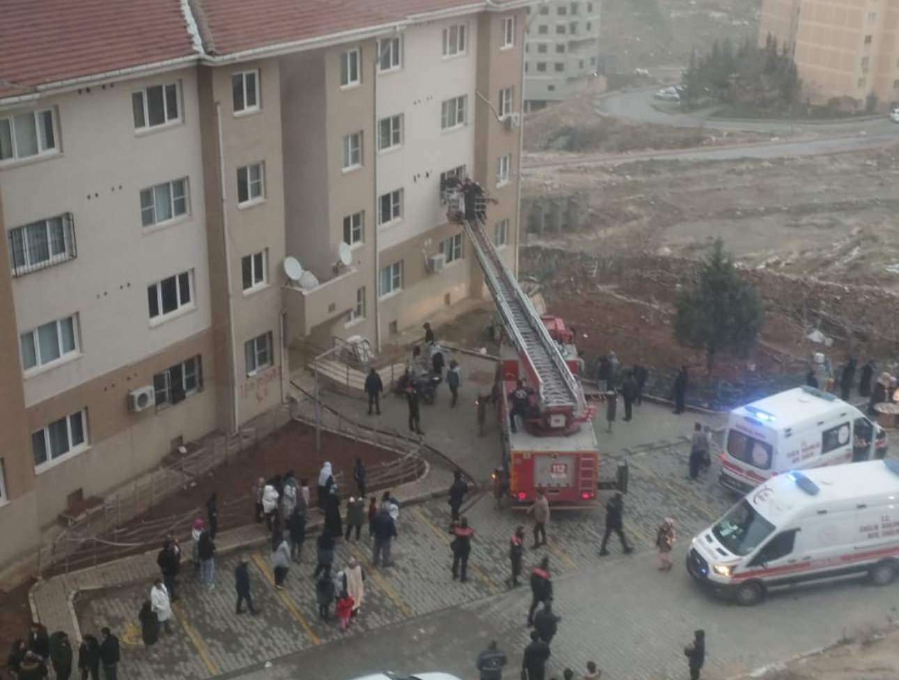 Mardin’de Apartman Yangını: 5 Kişi Dumandan Etkilendi