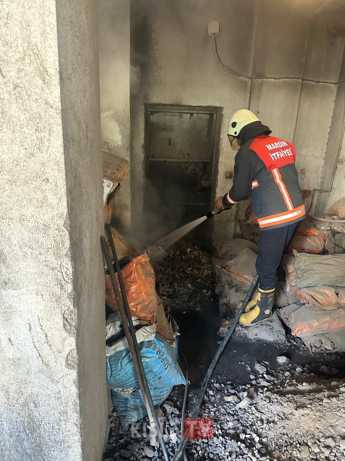 Nusaybin’de Kazan Dairesinde Çıkan Yangın Paniğe Neden Oldu