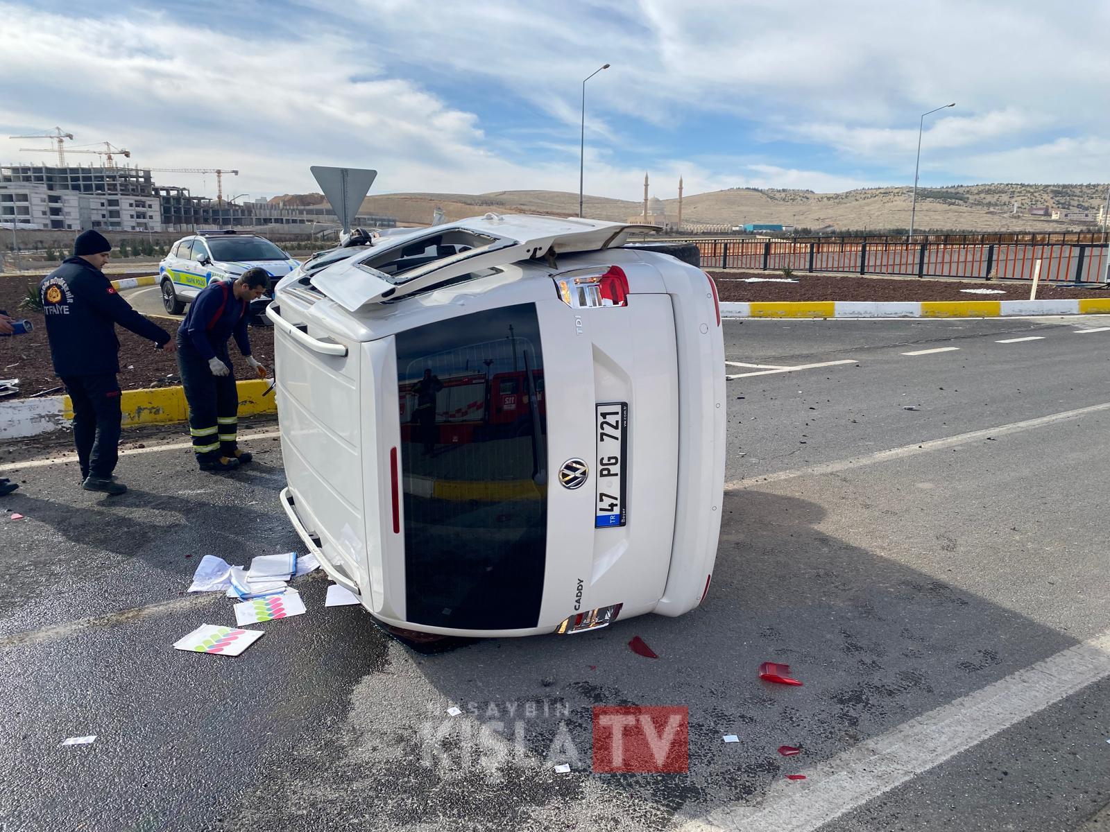 Mardin Artuklu Üniversitesi Kavşağında Trafik Kazası: 3 Yaralı